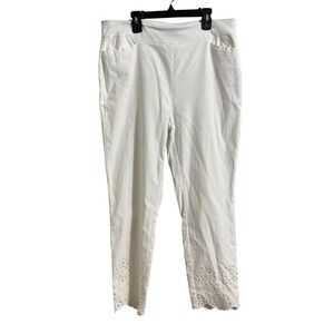 Chico's White Eyelet Hem So Slimming Cropped Pants Size 1.5R 10 Grandmacore
